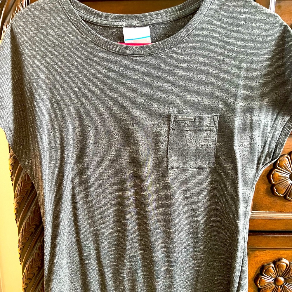 Columbia women’s shirt